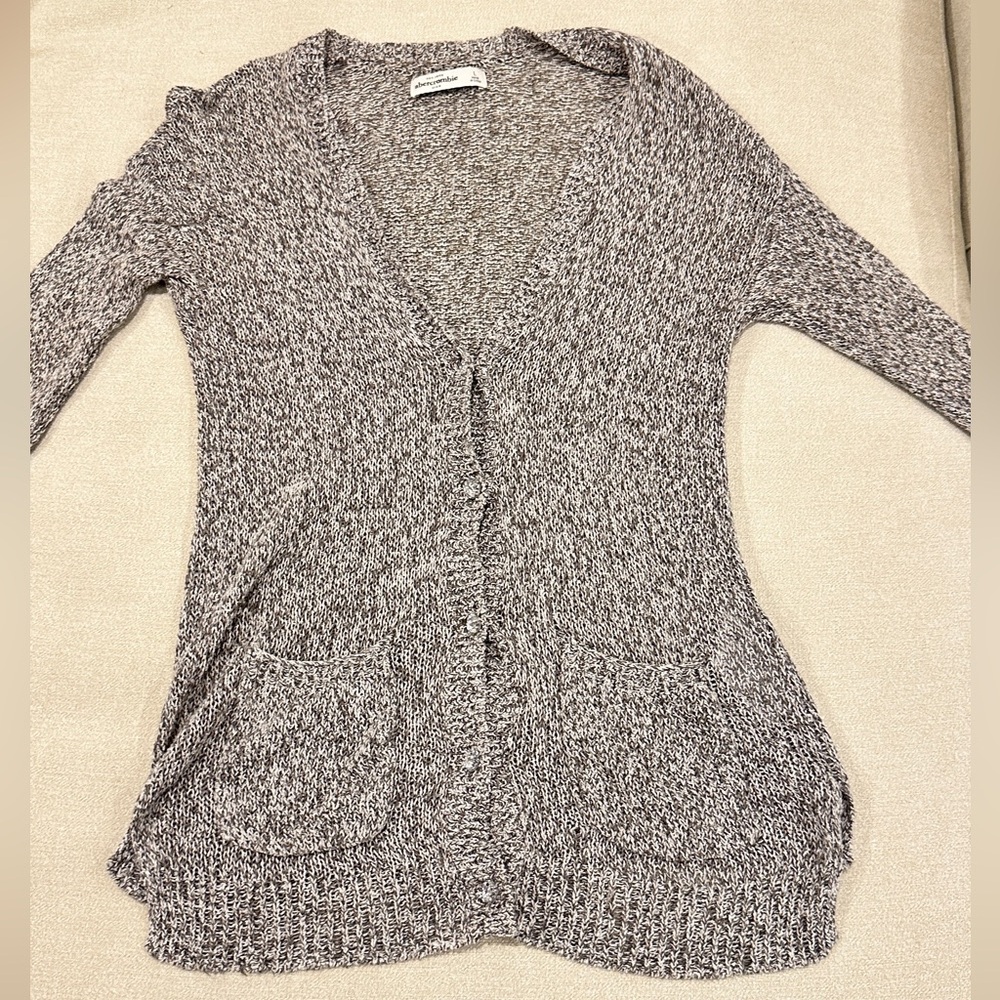 Vintage Abercrombie Kids Girls Grey/White Knit Long Cardigan in Size Large
